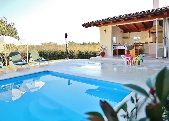 Villa Bubani ヴィラ *