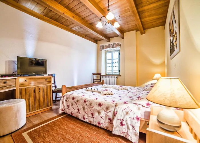 ヴィラ Villa Bubani