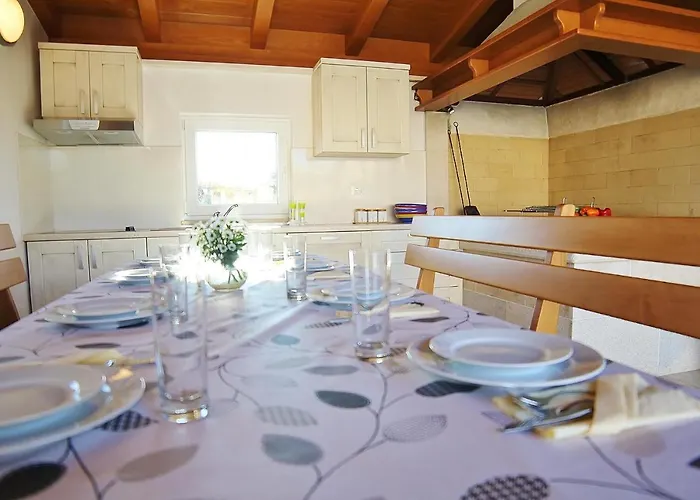 ヴィラ Villa Bubani