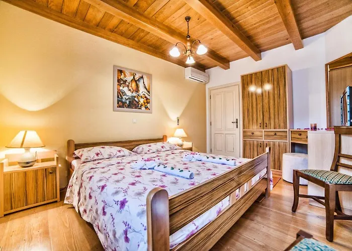 Villa Bubani ヴィラ Bubani